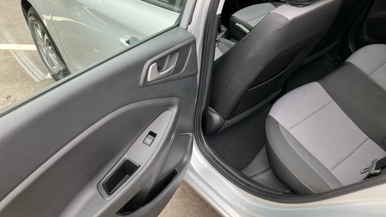 Hyundai i20 1.2 MPi SE 5dr Petrol Hatchback